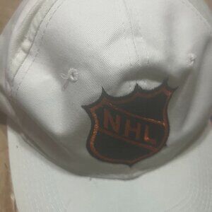 🏒 Vintage NHL White Cap – Classic Hockey Style! 🧢
